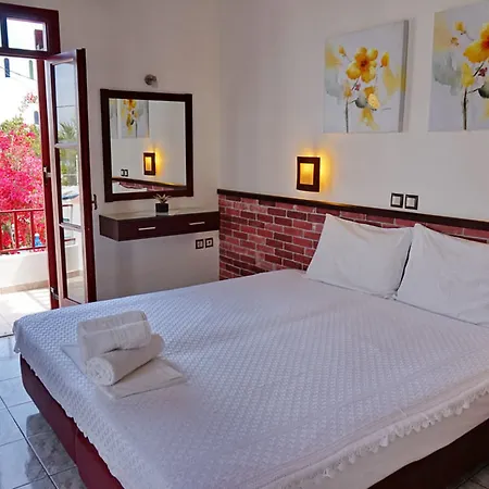 Saronis Agistri - Adults Only 3* Σκάλα